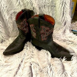 Ladies Harley Davidson size 7 boots, used worn once.